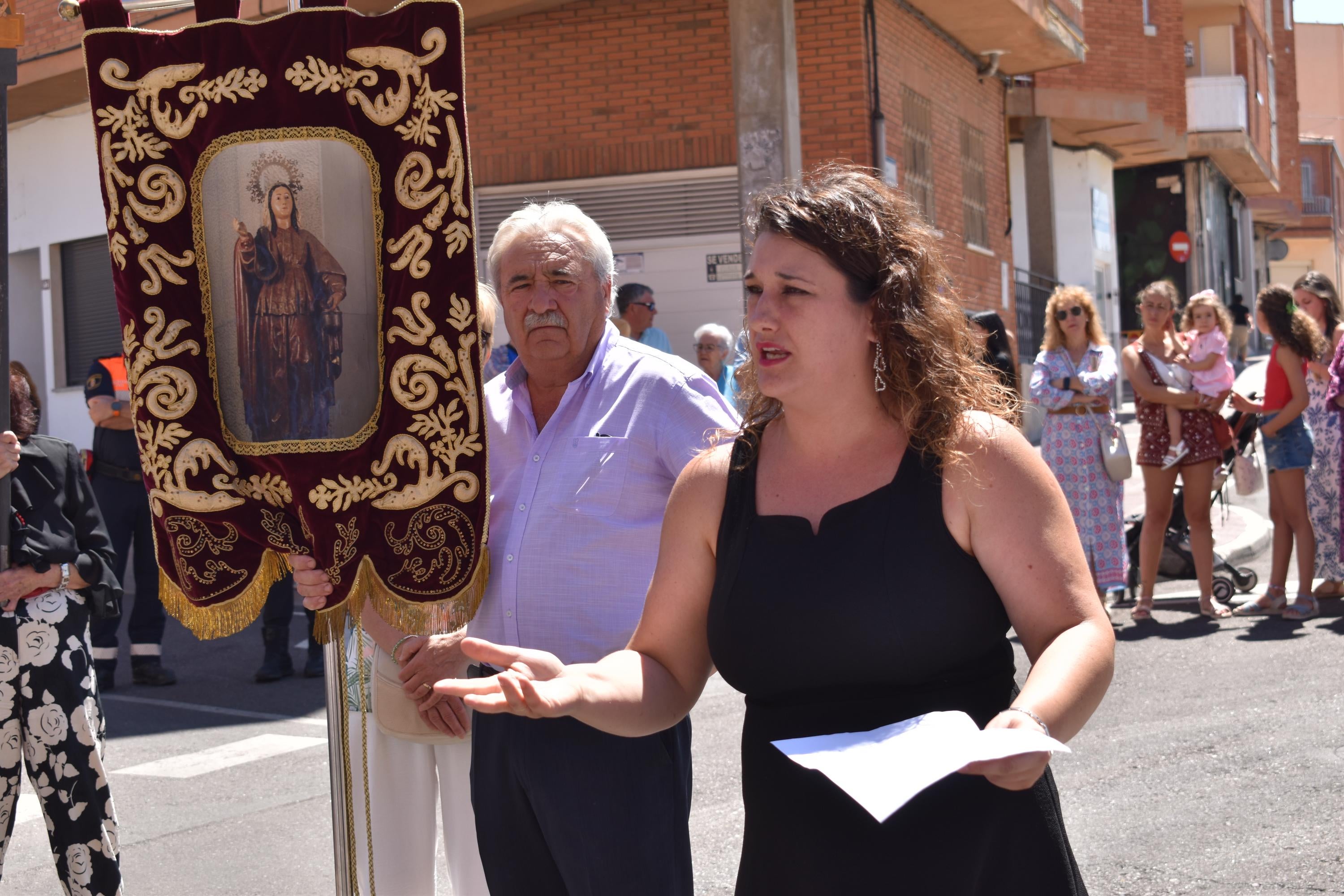 Santa Marta honra a su patrona entre música y mantillas