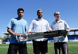Raúl Prada, Antonio Paz y Jota López en su presentación en el Reina Sofía.