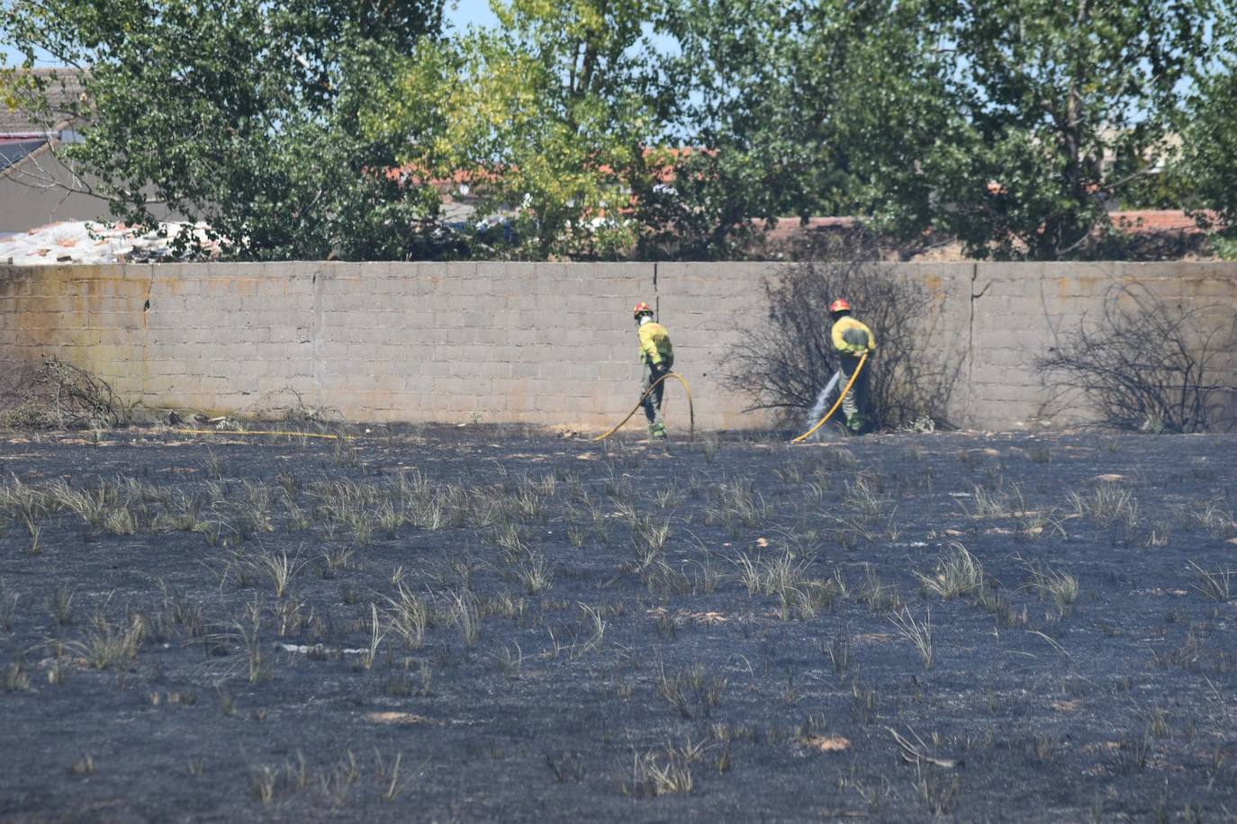 Así han quedado las casetas de las peñas de Santa Marta afectadas por el incendio