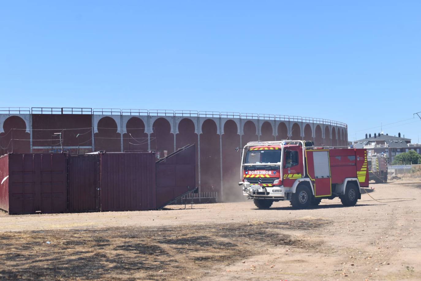 Así han quedado las casetas de las peñas de Santa Marta afectadas por el incendio