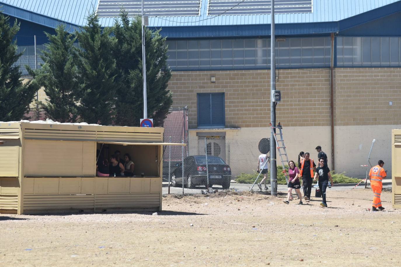 Así han quedado las casetas de las peñas de Santa Marta afectadas por el incendio