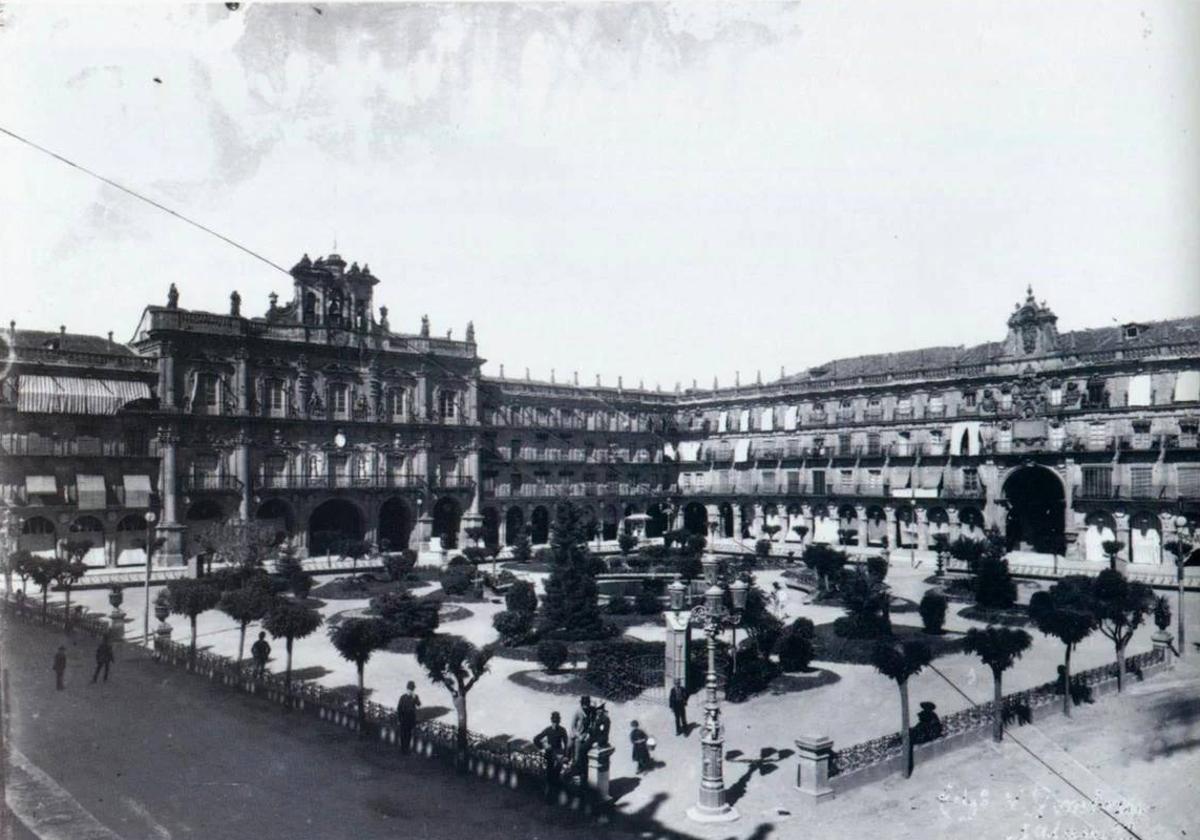 Plaza Mayor a principios del siglo XX.