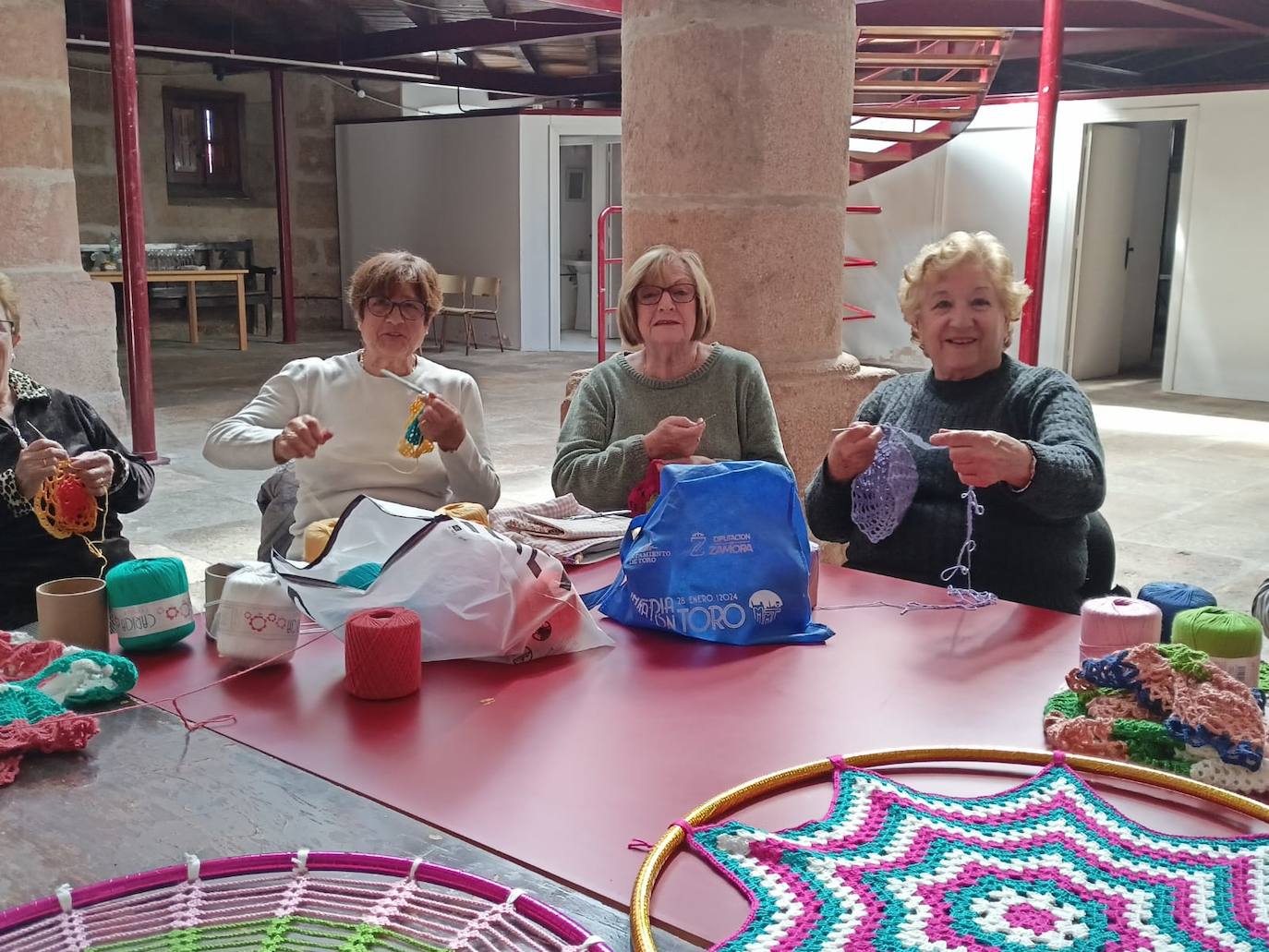 Artesanía, gastronomía y noche a la luz de las velas en un San Felices de los Gallegos arropado por mandalas