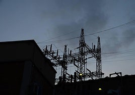 Tendido eléctrico en Barcelona, Cataluña (España).