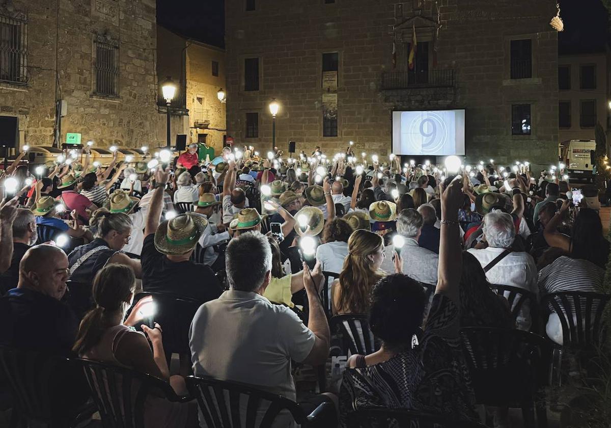 El público de Ciudad Rodrigo se implicó de lleno en el festival de microcine de verano.