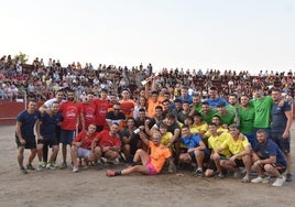 Todos los participantes del Gran Prix, celebrando tras la entrega de premios.