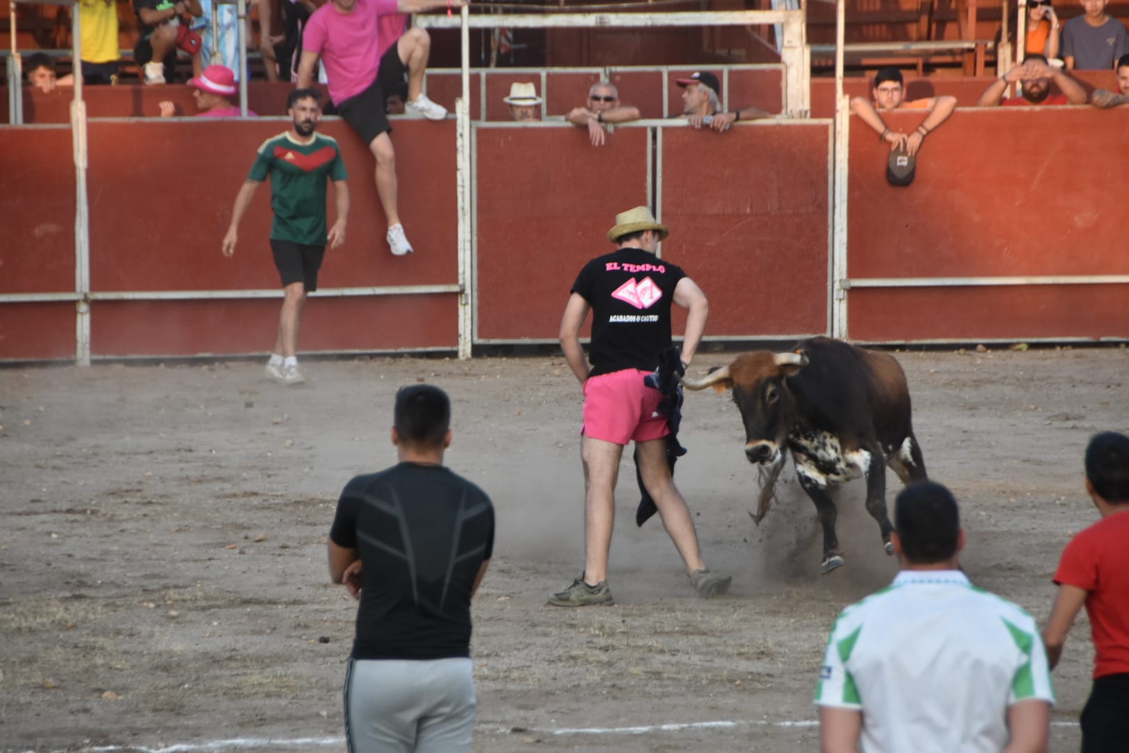 Diversión, risas y tradición taurina