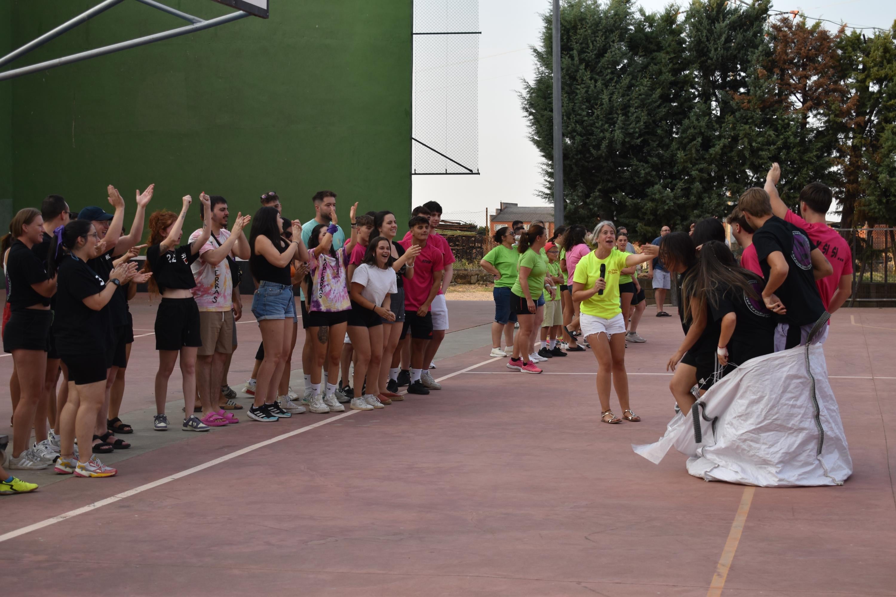 San Cristóbal de la Cuesta, volcado con sus mayores