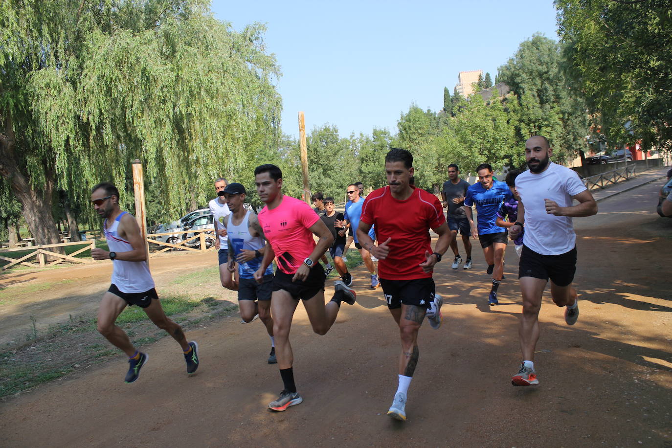 Las piraguas surcan las aguas en la XII Combinada del Águeda en Ciudad Rodrigo