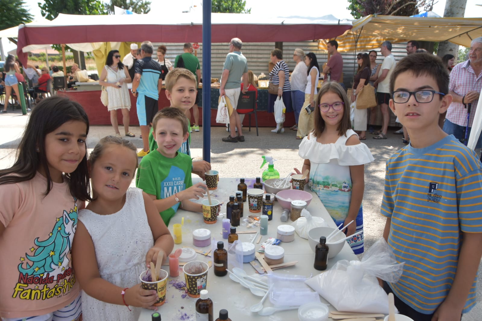 Sabor, artesanía y ambiente festivo en La Vellés