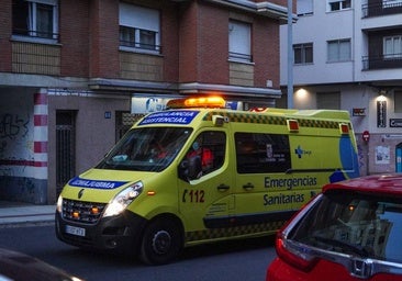 Imagen de una ambulancia por Salamanca.