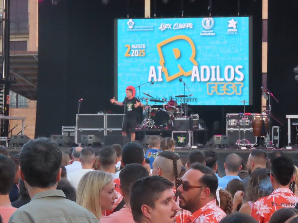 Multitudinaria respuesta a la gala solidaria Airadilos en Peñaranda