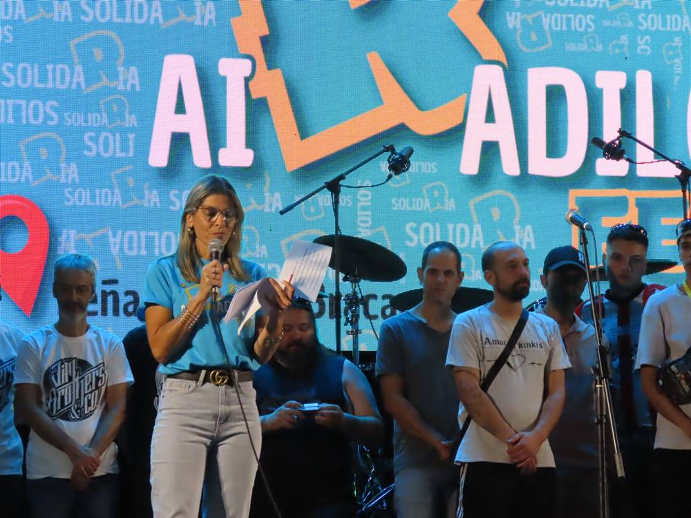 Multitudinaria respuesta a la gala solidaria Airadilos en Peñaranda
