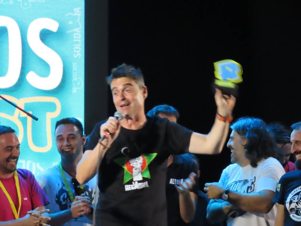 Multitudinaria respuesta a la gala solidaria Airadilos en Peñaranda