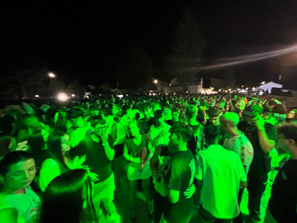 Multitudinaria respuesta a la gala solidaria Airadilos en Peñaranda