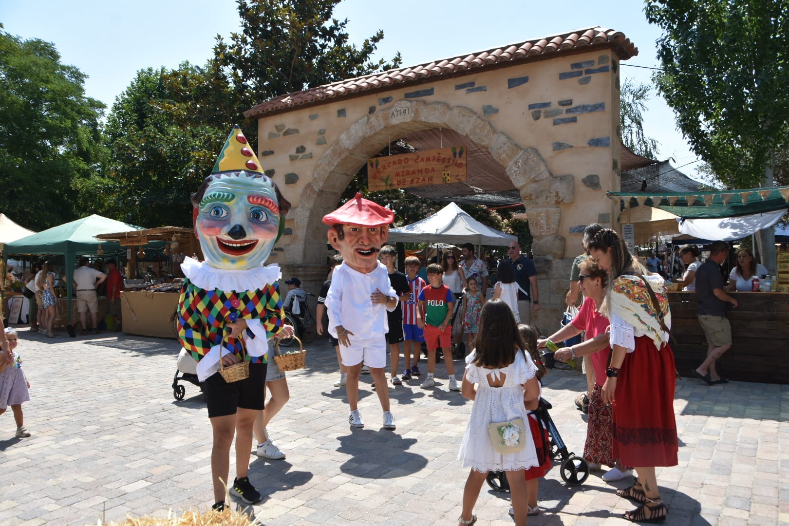 Miranda de Azán celebra su mercado más verde y creativo