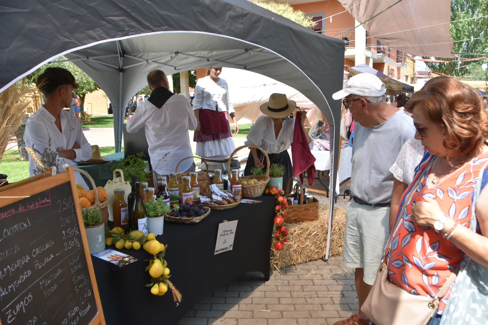 Miranda de Azán celebra su mercado más verde y creativo