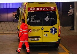 Una ambulancia, en el Hospital.
