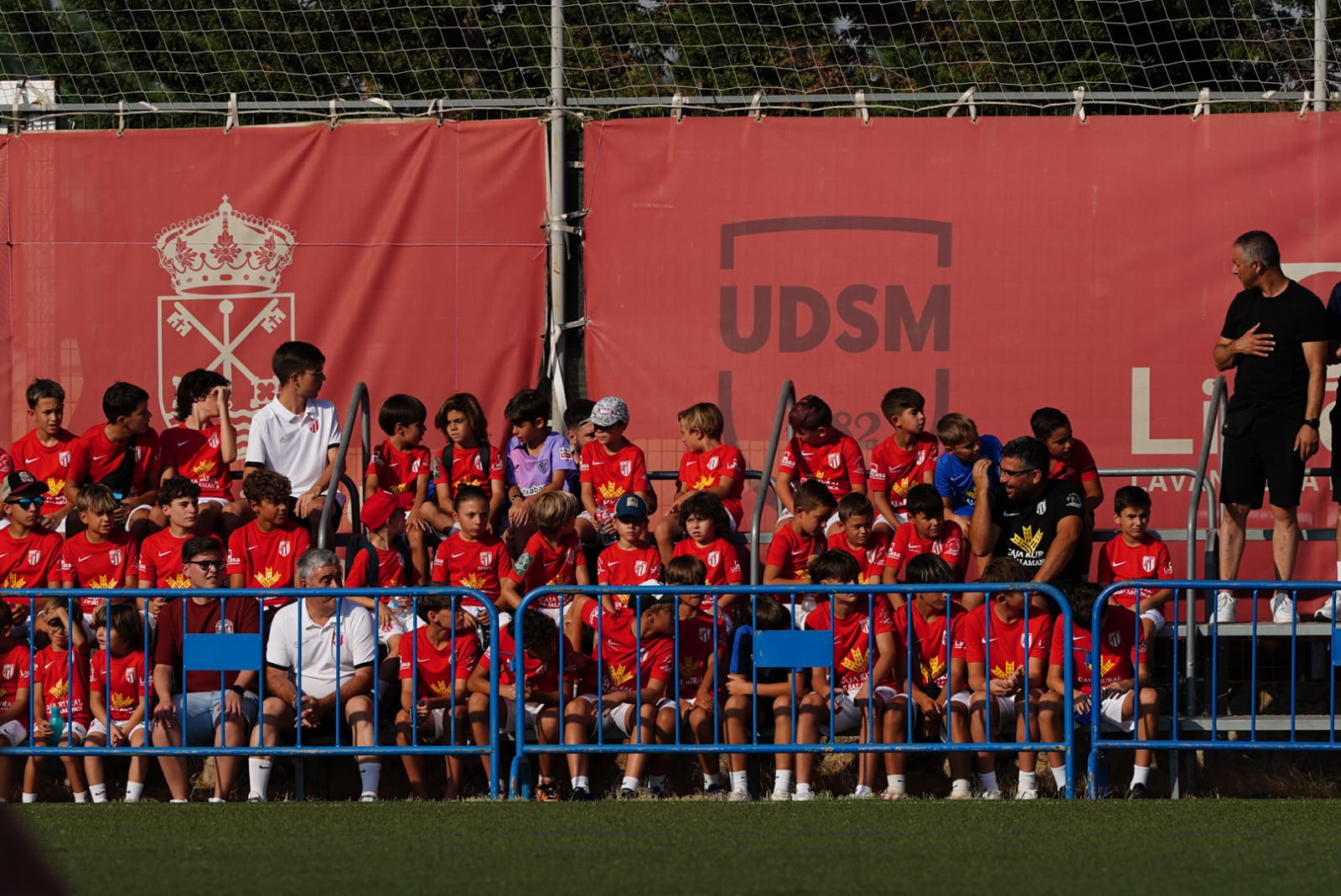Llenazo y gran ambiente en el San Casto