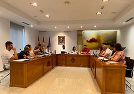 Concejales de Peñaranda, reunidos en un pleno.