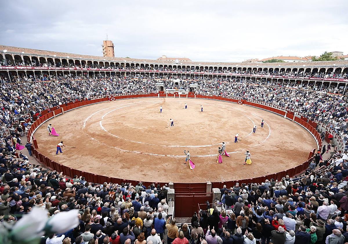 Vista de los tendidos de La Glorieta completamente llenos durante la pasada Feria de septiembre.