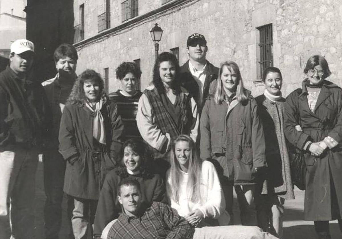 Guada Cabedo, durante uno de sus primeros viajes con estudiantes estadounidenses en 1996.