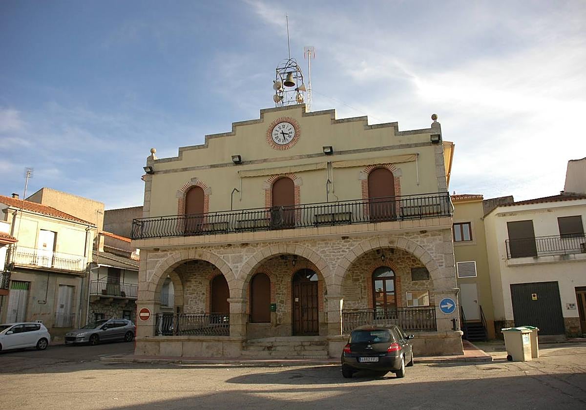 Casa Consistorial en Villarino de los Aires.