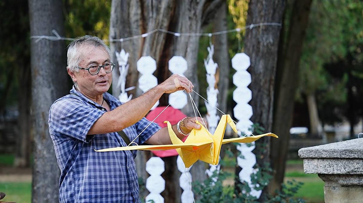 Kenneth Thompson: «Creamos este acto de paz para acabar con la guerra»