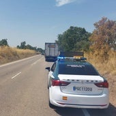 Imagen de la intervención llevada a cabo por la Guardia Civil de Tráfico en el punto exacto.