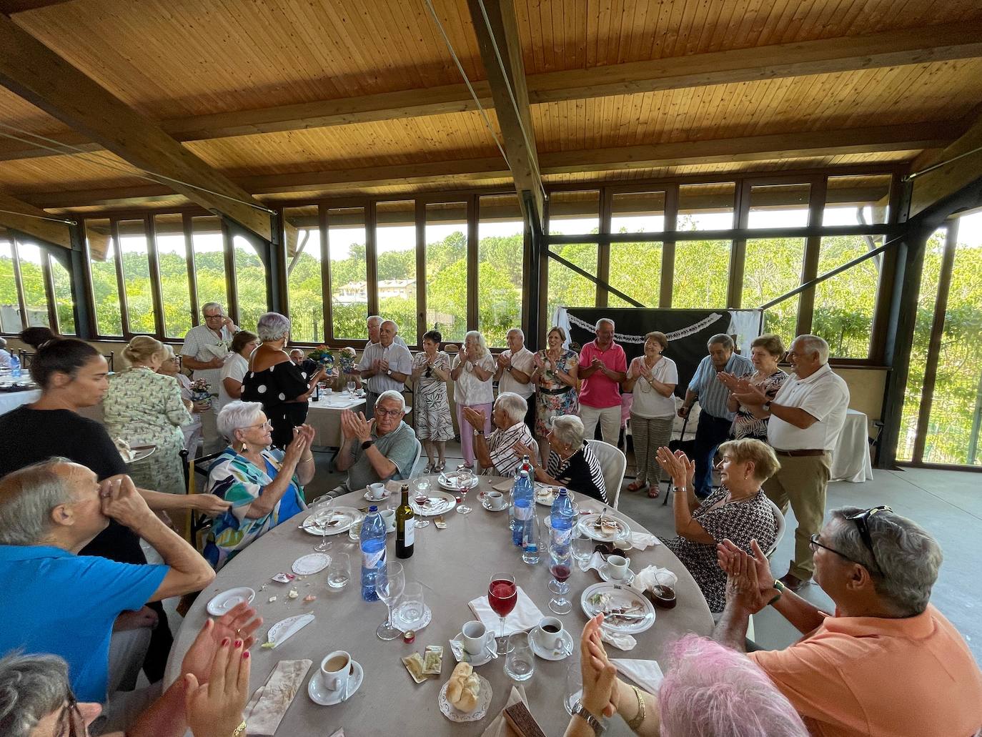 Animado día festivo para los mayores de Linares de Riofrío