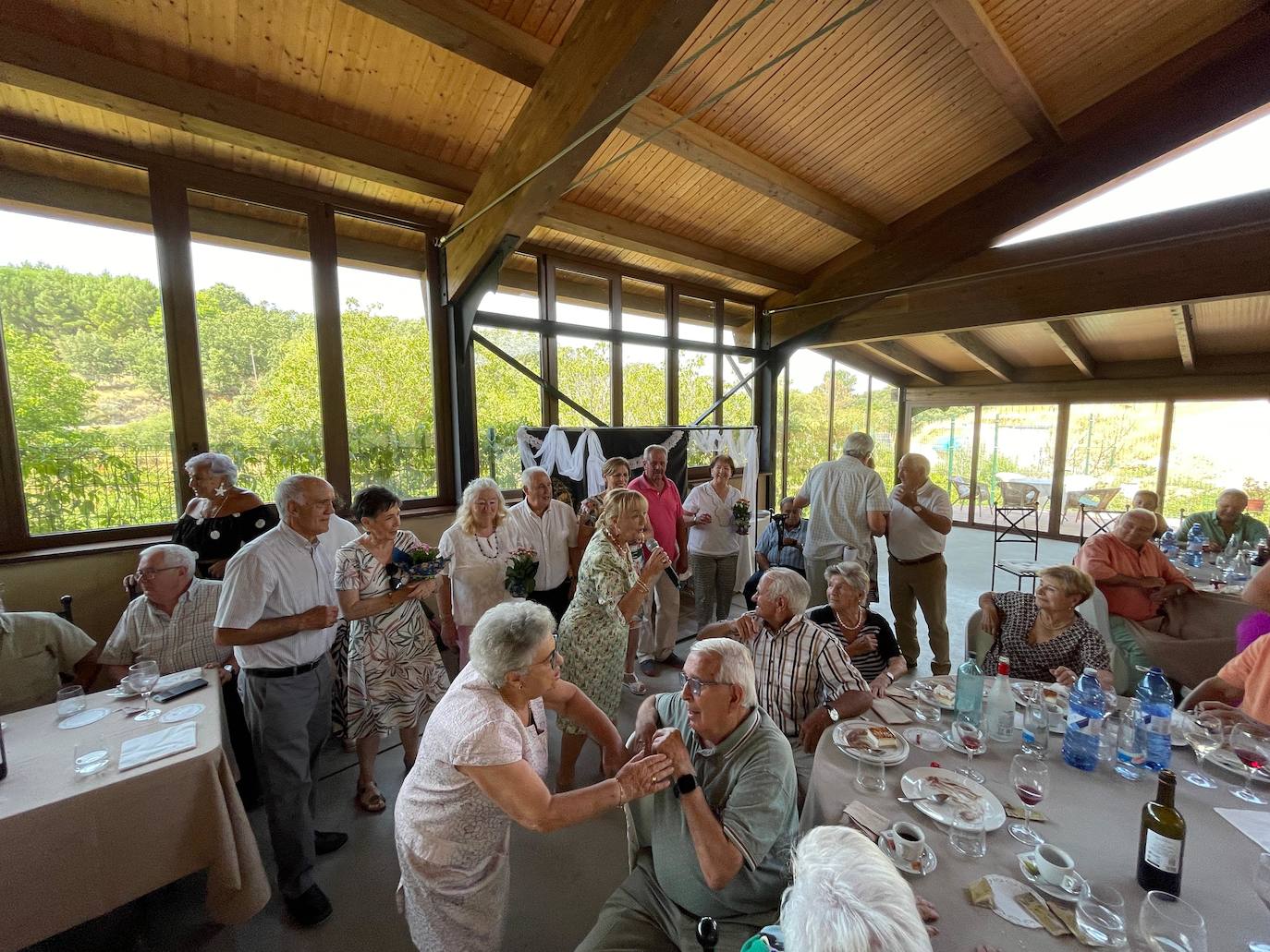 Animado día festivo para los mayores de Linares de Riofrío