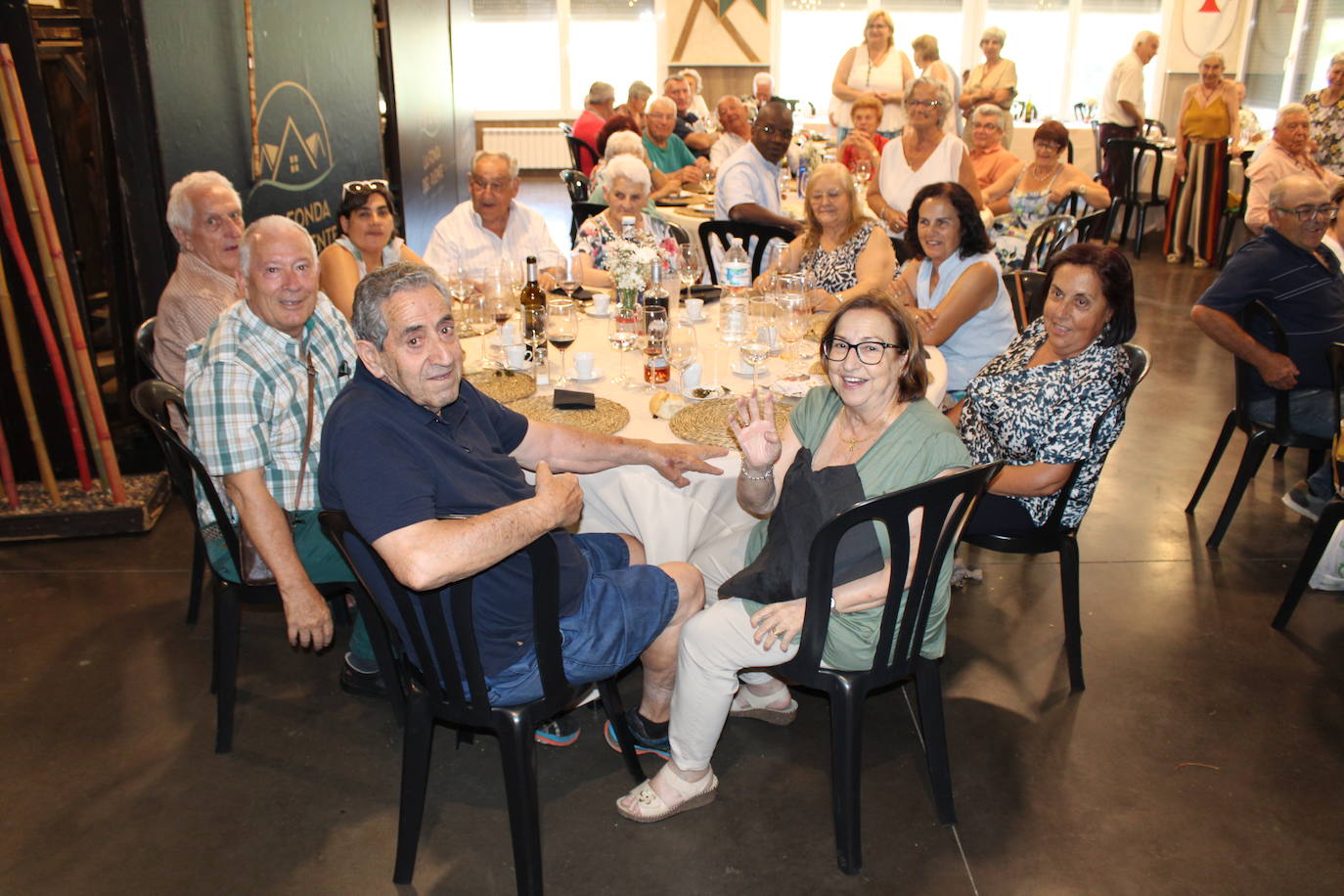Los mayores de Puente del Congosto disfrutan de un animado día de fiesta