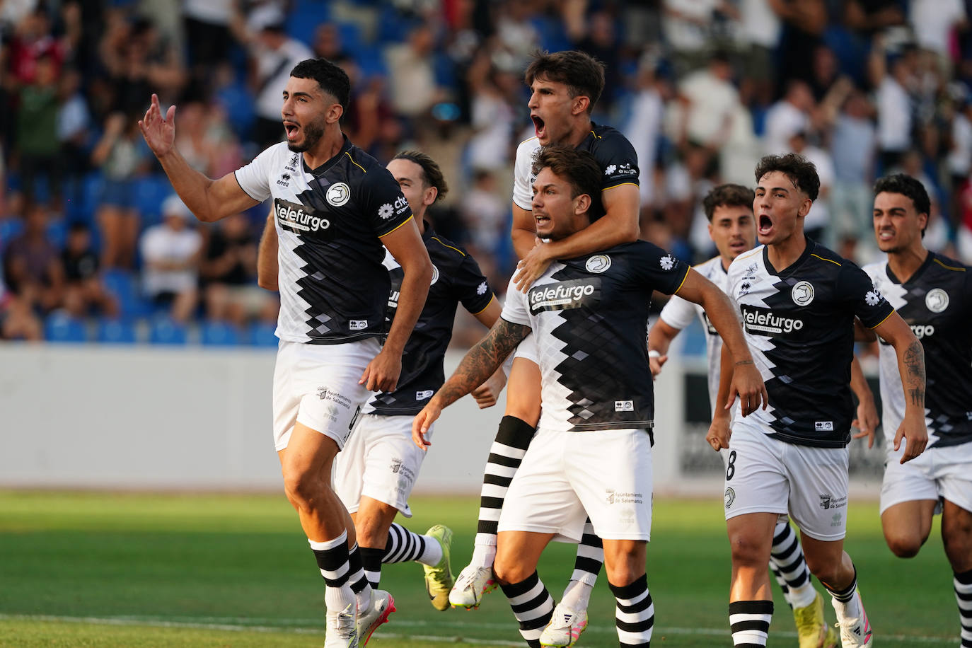 La victoria se queda en el Reina: el derbi de Copa Federación, en imágenes