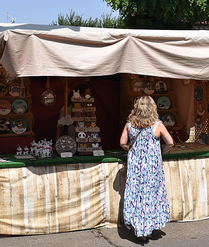 Imagen secundaria 2 - Carbajosa de la Sagrada viaja al pasado con su III Mercado Medieval