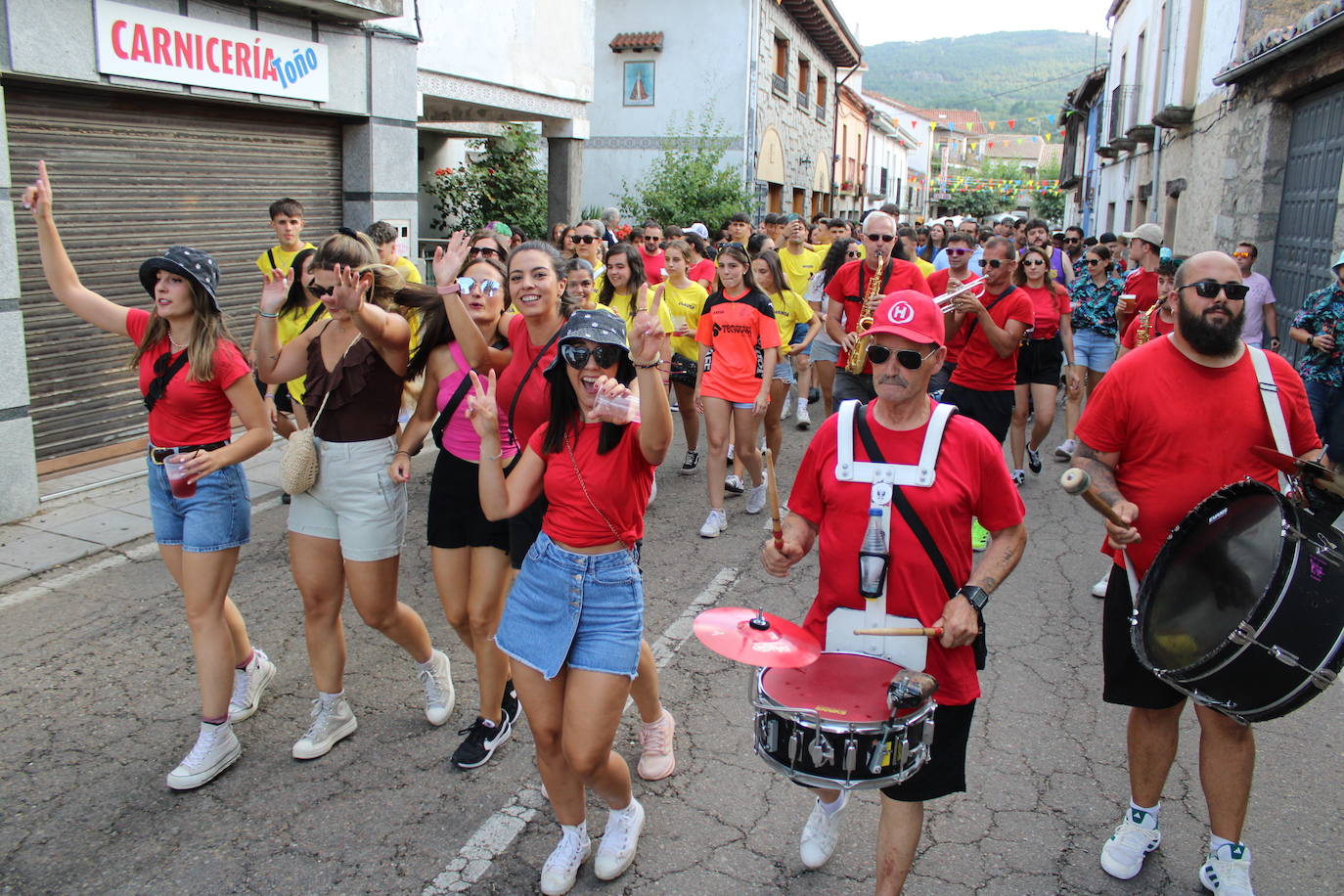 Las peñas de Linares disfrutan ya de las fiestas