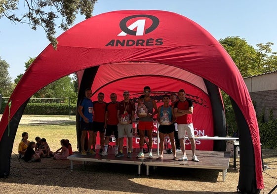 Podio masculino en categoría absoluta del Cross Urbanizaciones La Rad