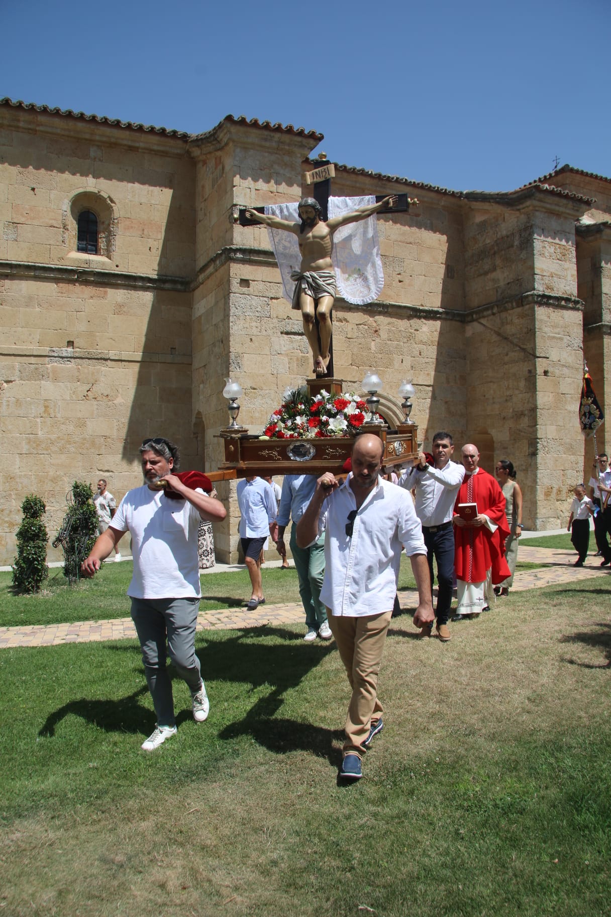 Castellanos de Moriscos arropa a su patrón