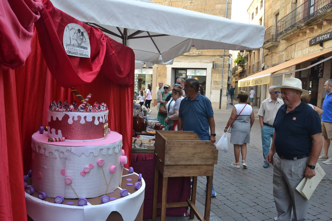 El comercio local abarrota las calles de Miróbriga