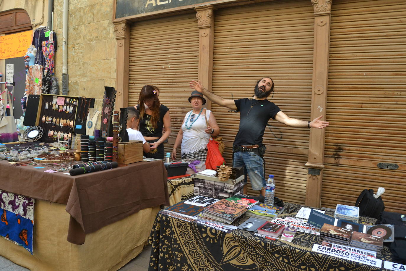 El comercio local abarrota las calles de Miróbriga