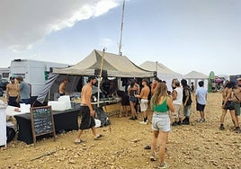 Algunos de los asistentes a la rave de Salvatierra.