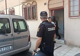 La detención de R.G.G. en la plaza del Alcalde Prieto Carrasco, en el barrio de Puente Ladrillo.
