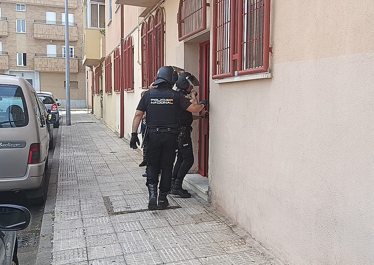 Imagen secundaria 1 - Imágenes del arresto en Puente Ladrillo.
