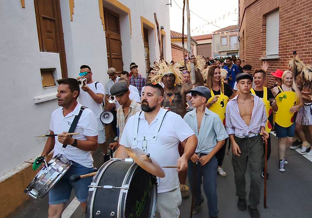 Las peñas activan la fiesta en Cantalpino
