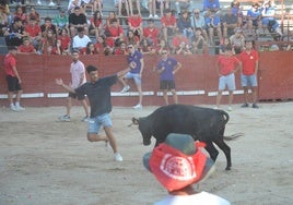 Capea en la plaza de Villavieja, uno de los muchos actos taurinos.