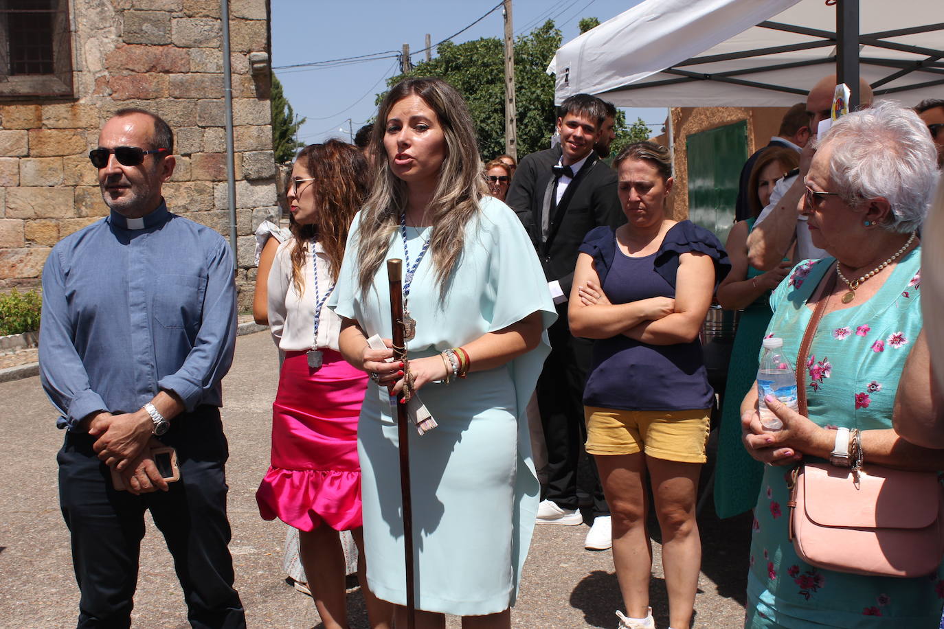 Todos de gala para rendir honores a la Virgen de la Asunción, en Fuentes de Oñoro