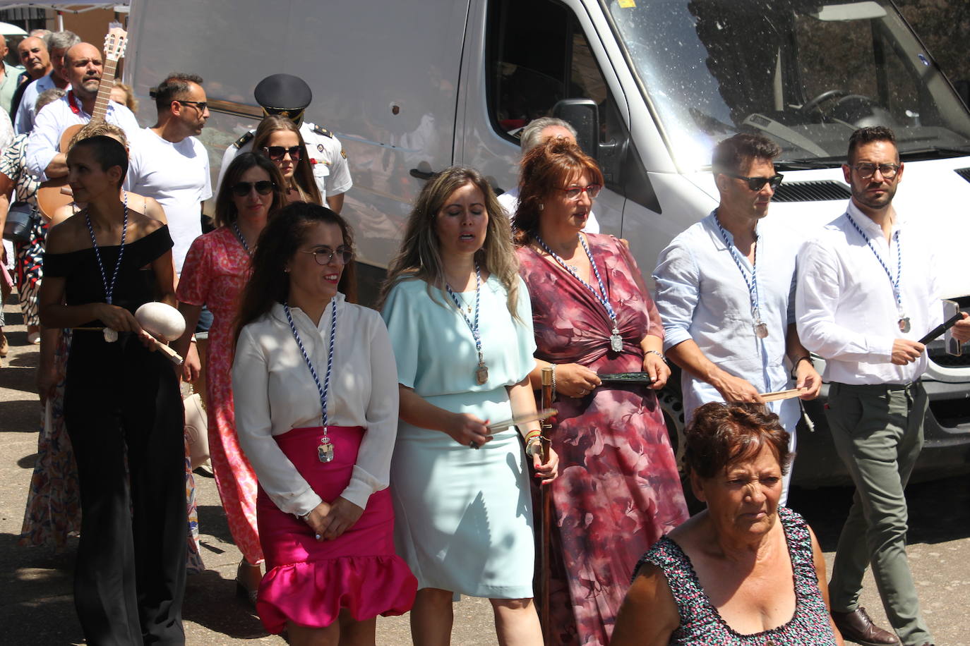 Todos de gala para rendir honores a la Virgen de la Asunción, en Fuentes de Oñoro