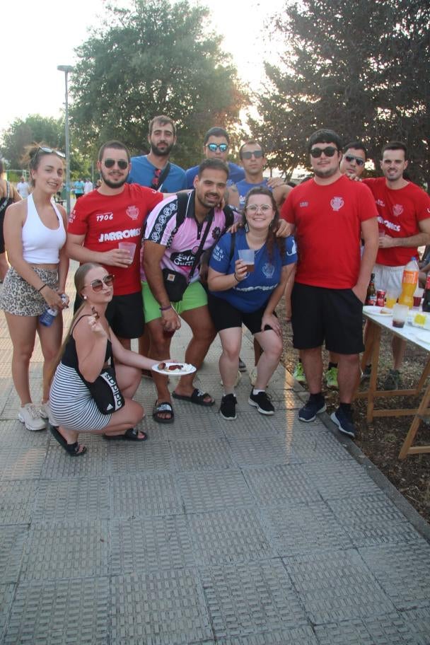 Villamayor de Armuña disfruta de las fiestas de verano con el río Tormes y la merienda de peñas