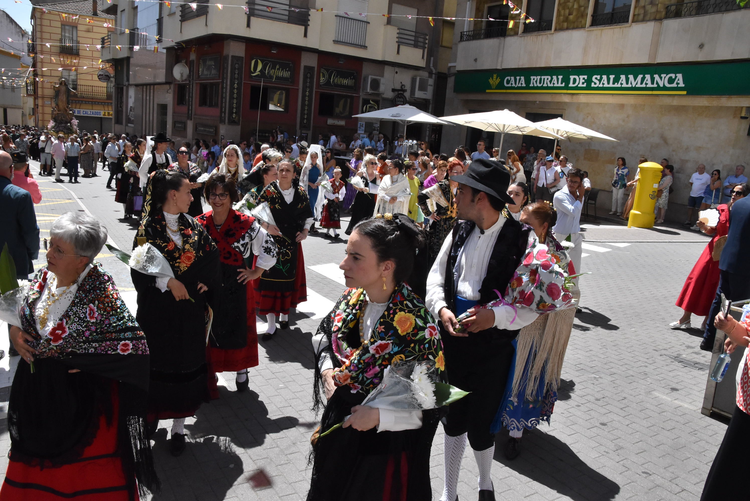 Guijuelo renueva su devoción con la Virgen de la Asunción en el día grande de sus fiestas