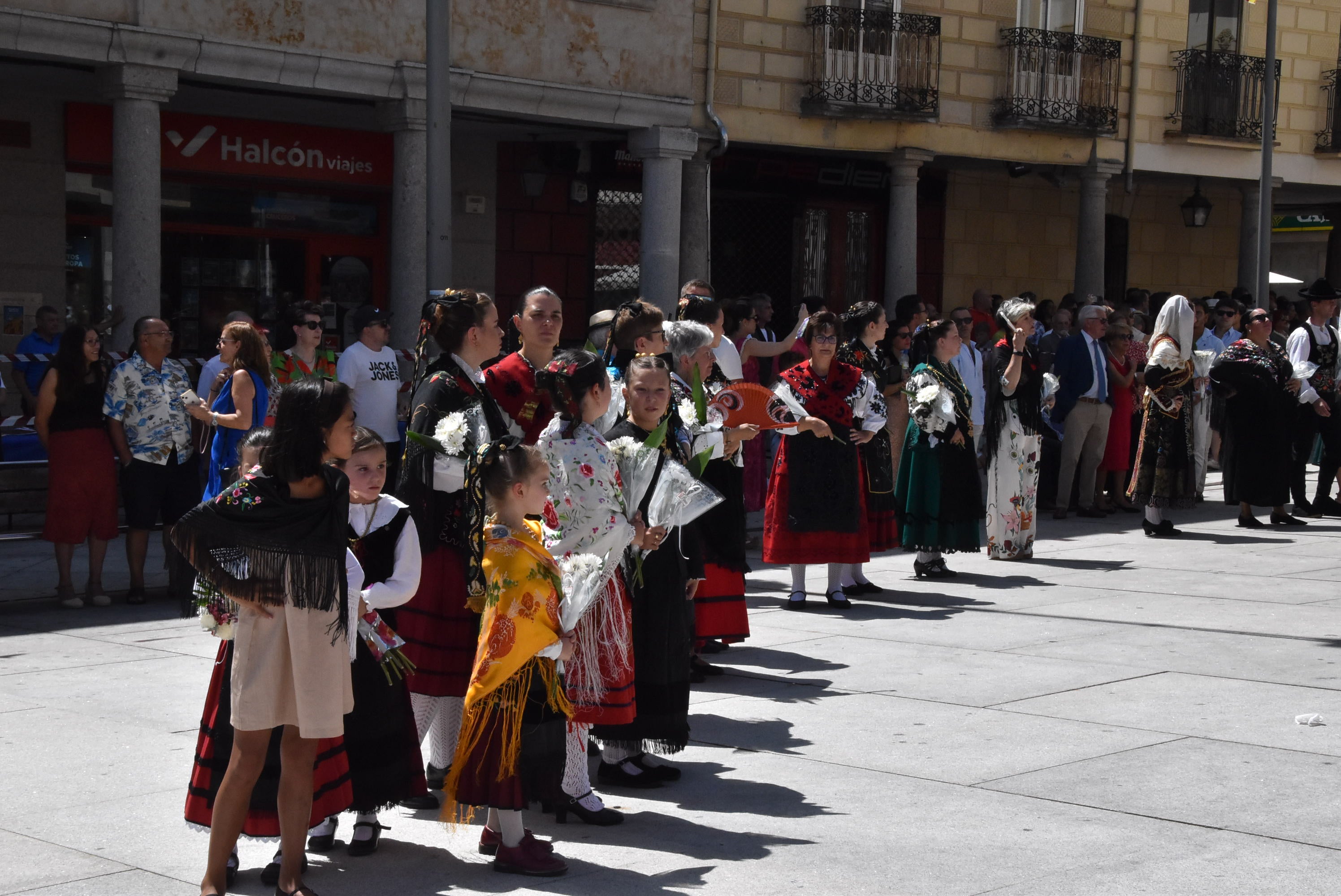 Guijuelo renueva su devoción con la Virgen de la Asunción en el día grande de sus fiestas