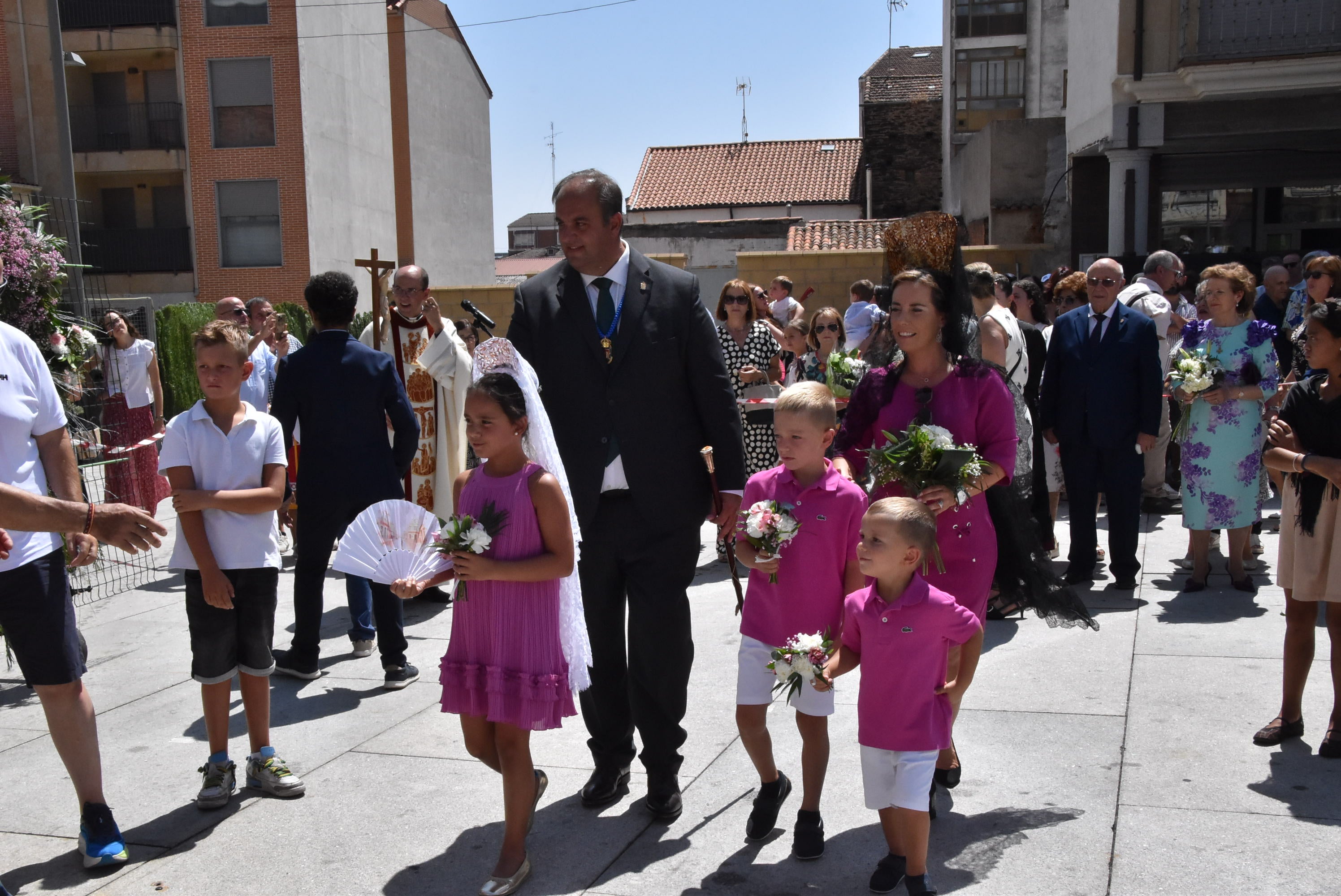 Guijuelo renueva su devoción con la Virgen de la Asunción en el día grande de sus fiestas